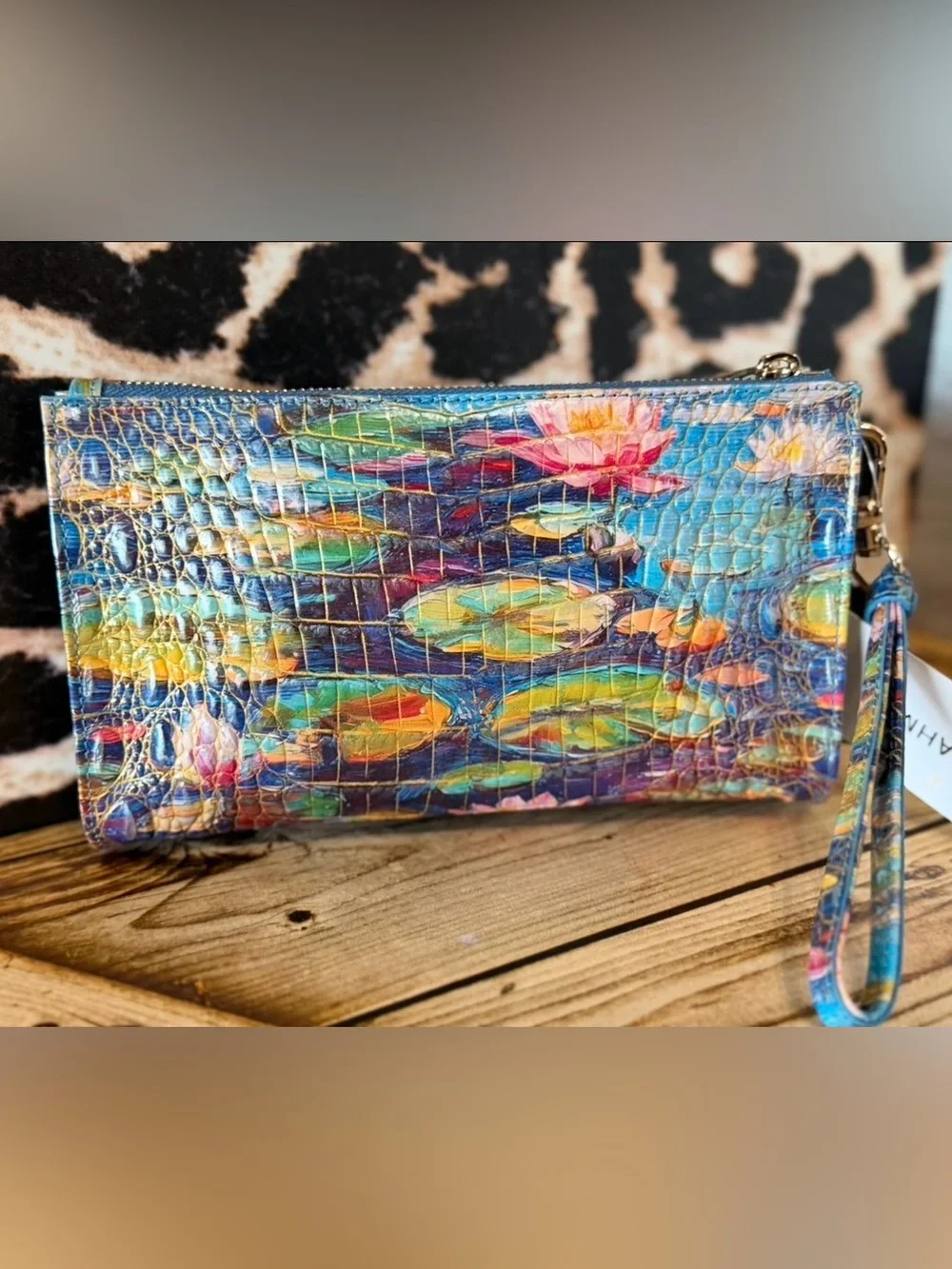 New Brahmin Melbourne DAISY Zip Wristlet Clutch WATERLILY Floral HTF NWT